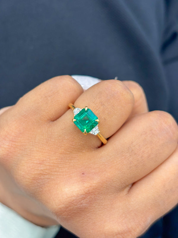 Emerald Diamond Ring
