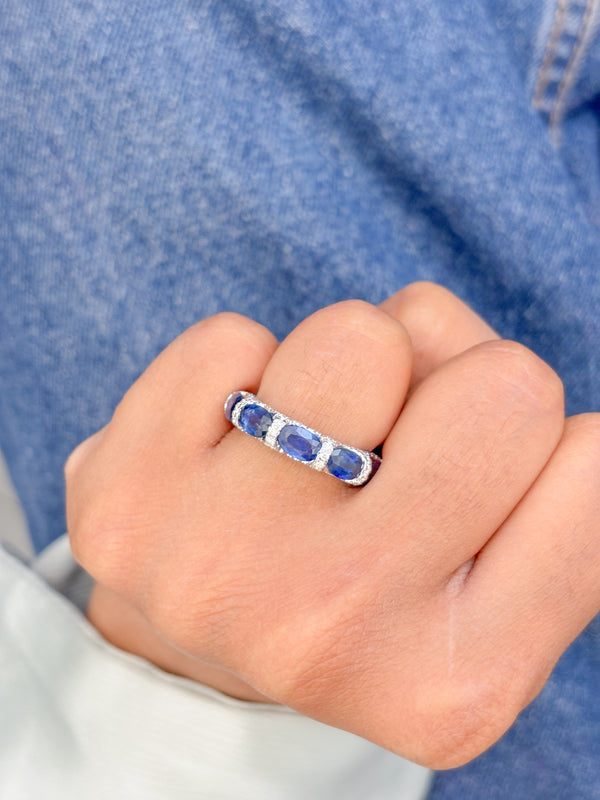 Blue Sapphire Diamond Ring