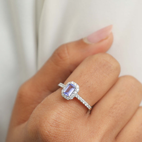 Tanzanite Diamond Ring