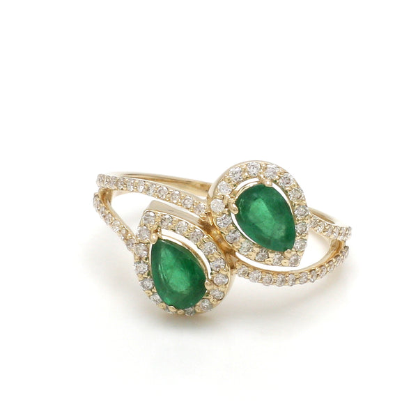 Emerald Pear 6X4 With Diamond Ring