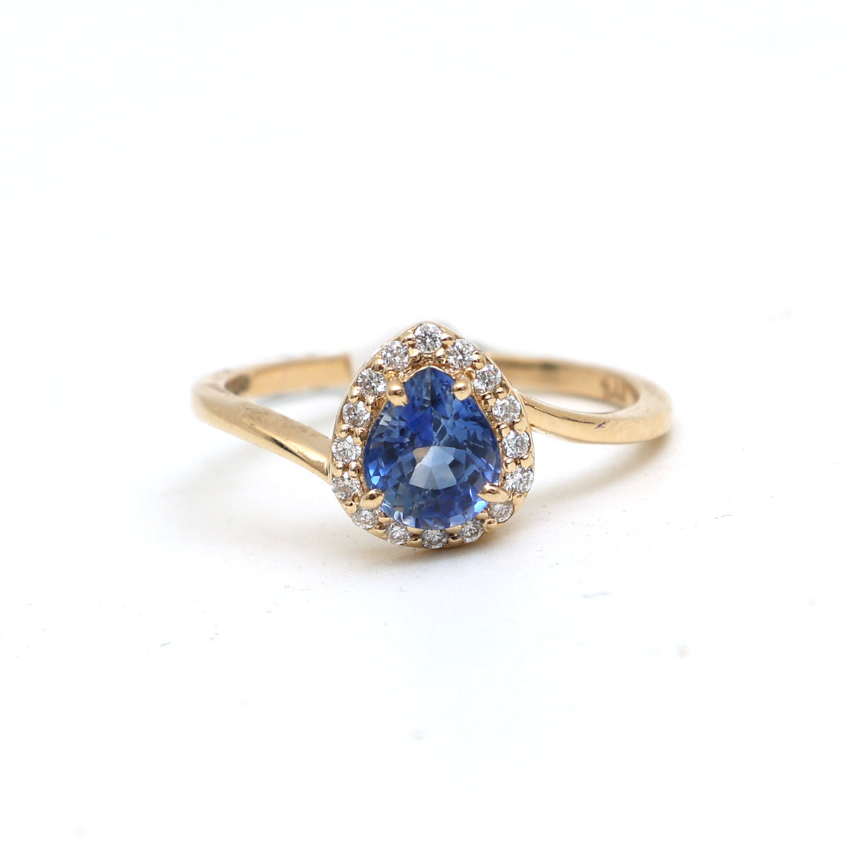 Blue Sapphire Diamond Ring