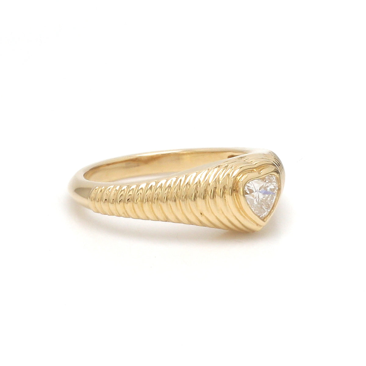 Diamond Heart Ribbed Ring
