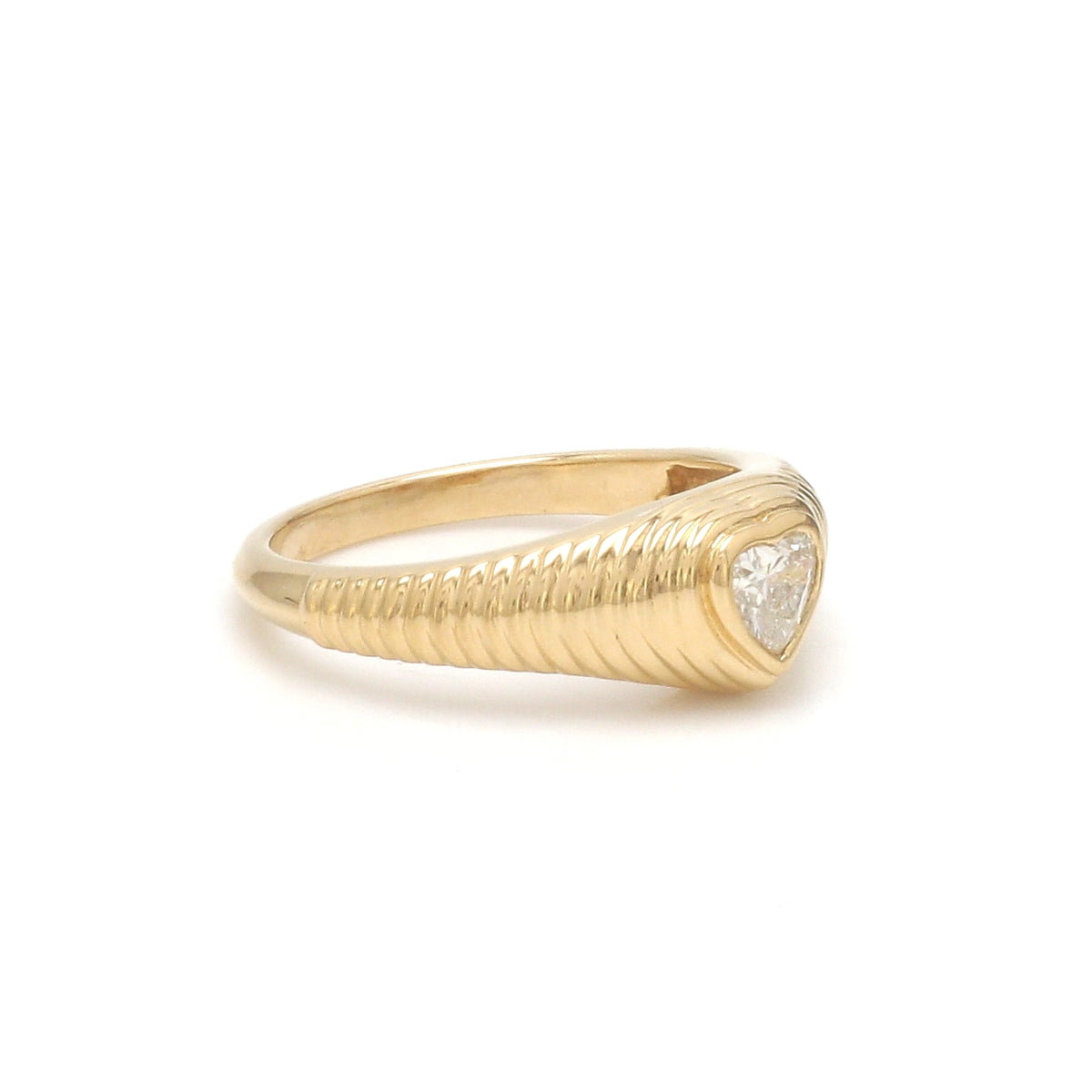 Diamond Heart Ribbed Ring