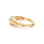 Diamond Heart Ribbed Ring