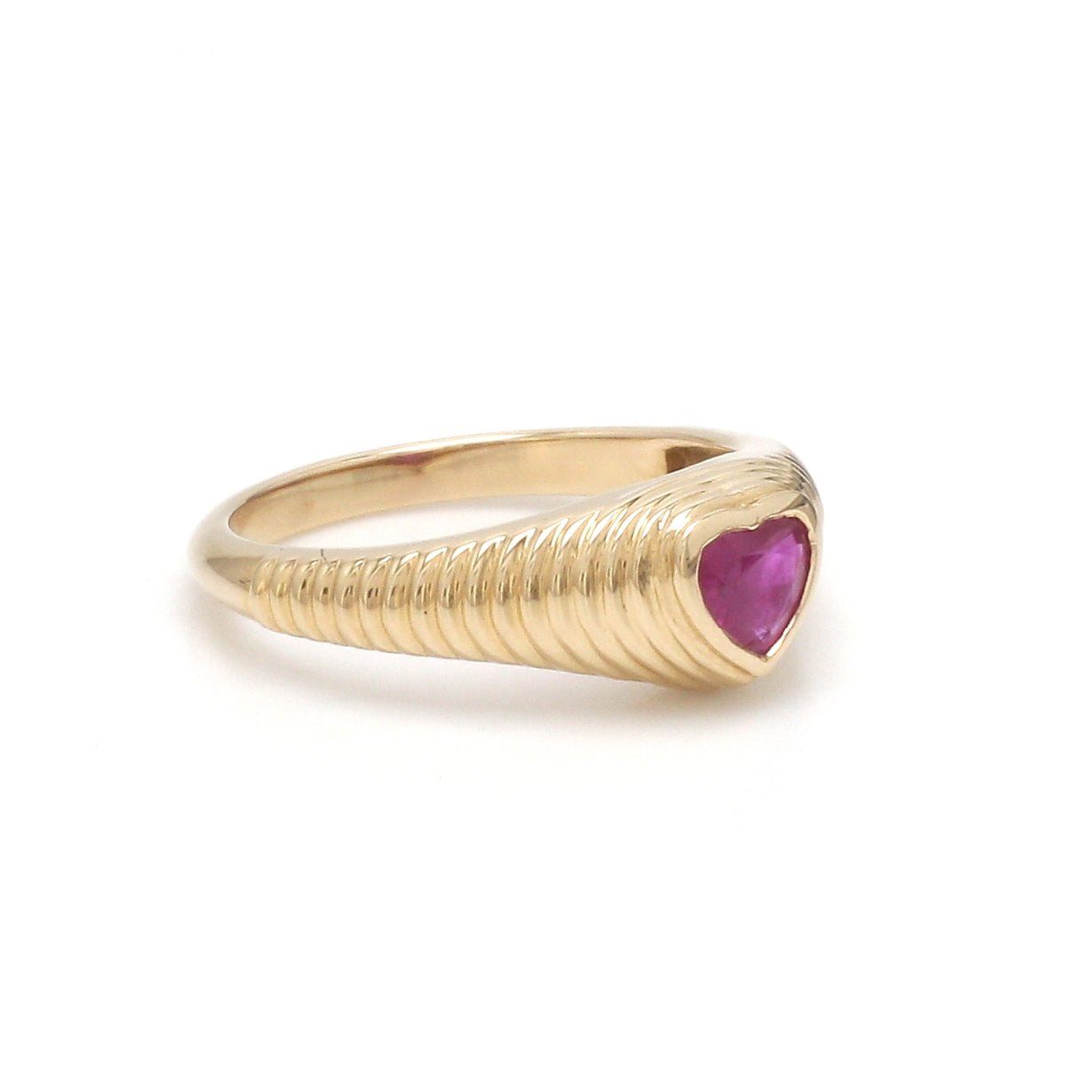 Ruby Heart Ribbed Ring