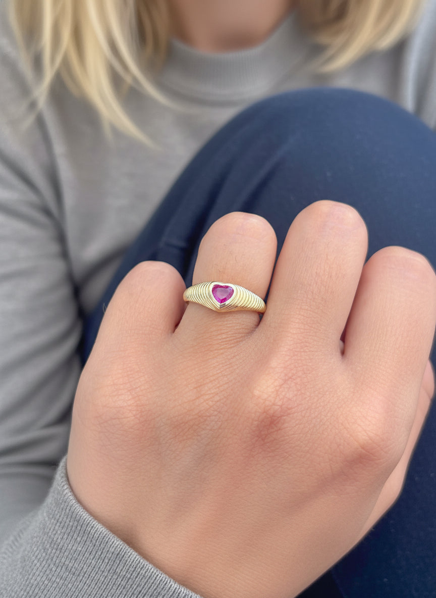 Ruby Heart Ribbed Ring
