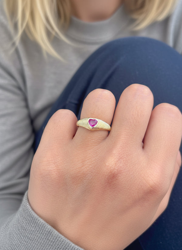Ruby Heart Ribbed Ring