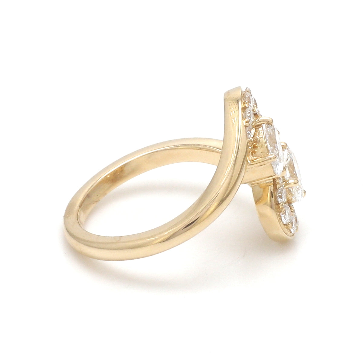 Lab Grown Diamond Oval Wave Ring