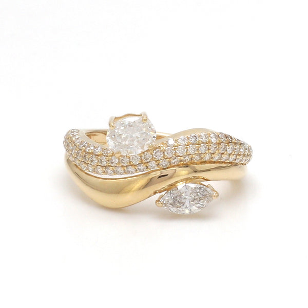 Diamond Pear Oval With Round Wave Ring