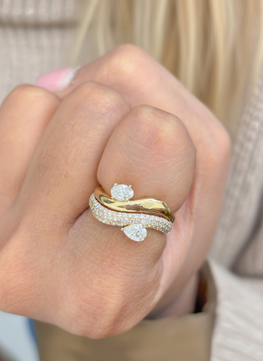 Diamond Pear Oval With Round Diamond Wave Ring