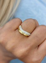 Diamond Round Wave Ring