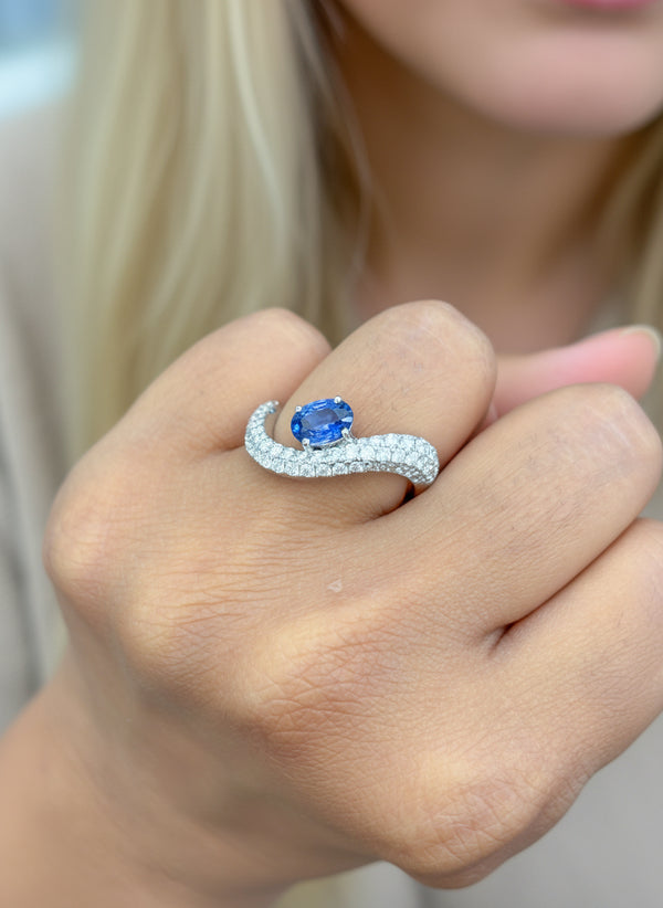 Blue Sapphire Diamond Ring