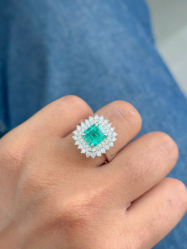 Colombian Emerald Diamond Ring