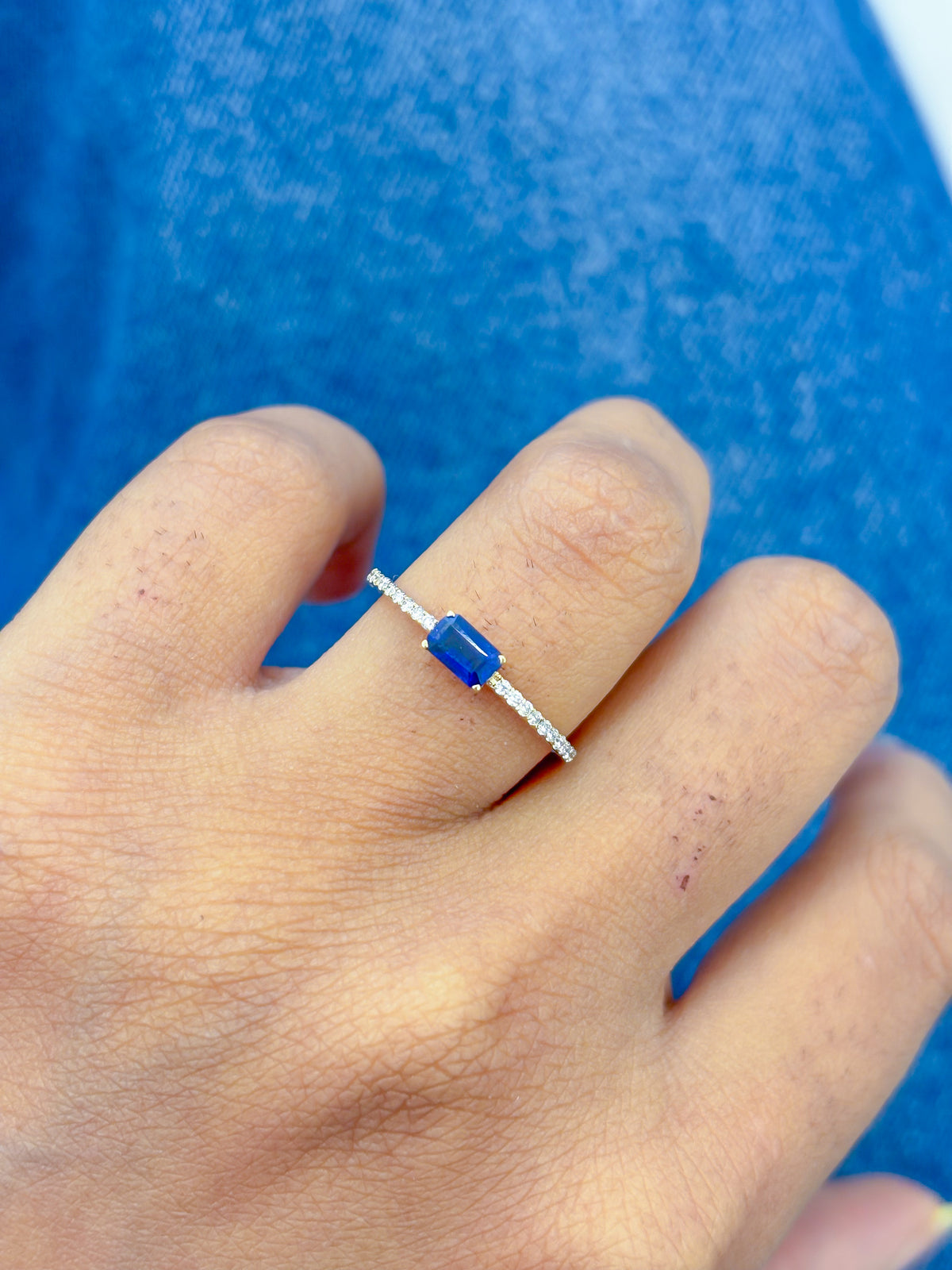 Blue Sapphire Diamond Ring