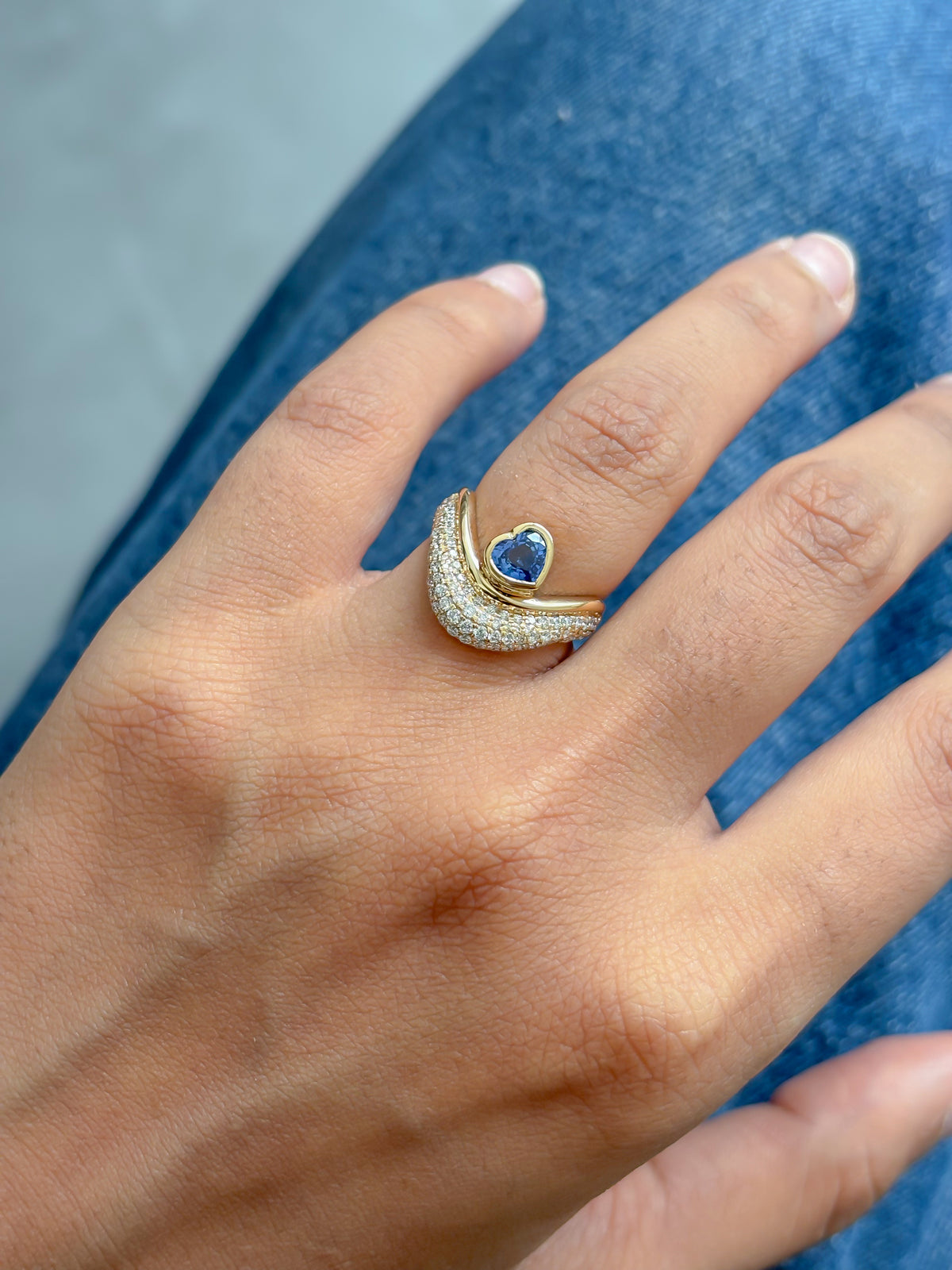 Blue Sapphire Diamond Ring