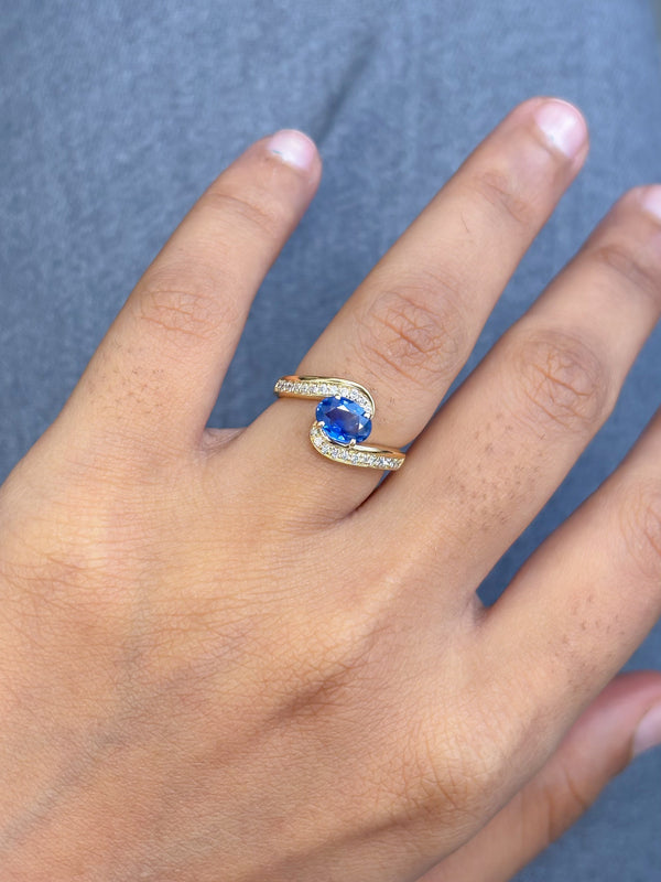 Blue Sapphire Diamond Ring