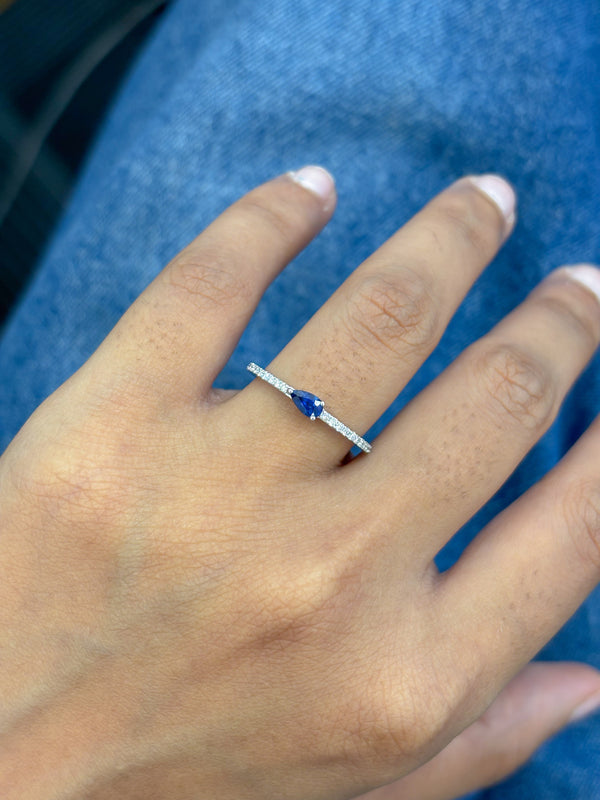 Blue Sapphire Diamond Ring