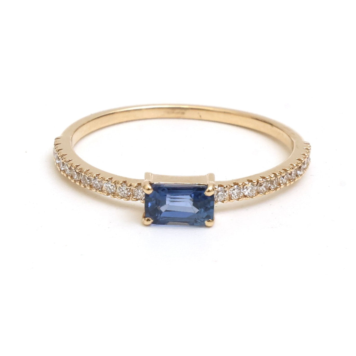 Blue Sapphire Diamond Ring