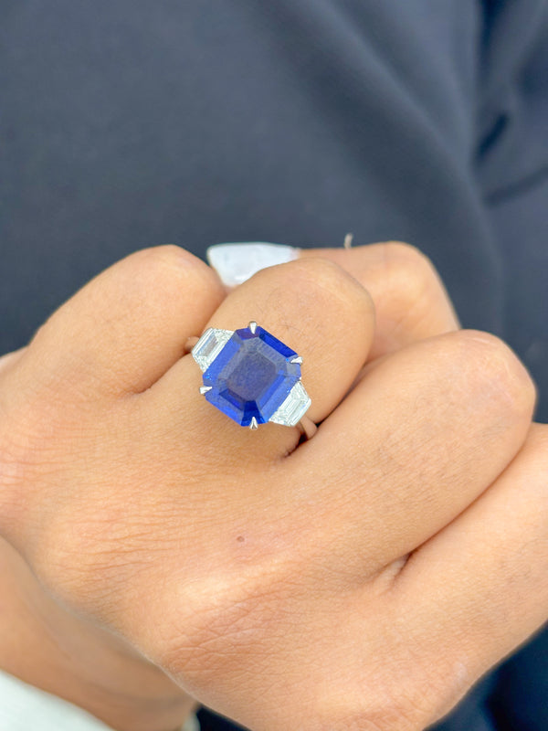 Blue Sapphire Diamond Ring