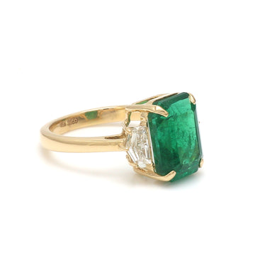 Emerald-Cut Emerald Ring with Trapezoid Diamonds in 14K/18K Gold – Three-Stone Statement Ring